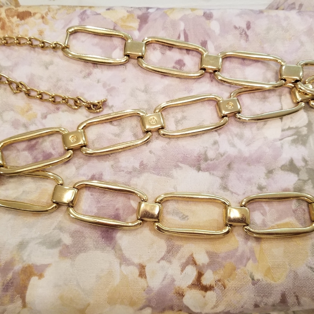 Gold chaine link belt